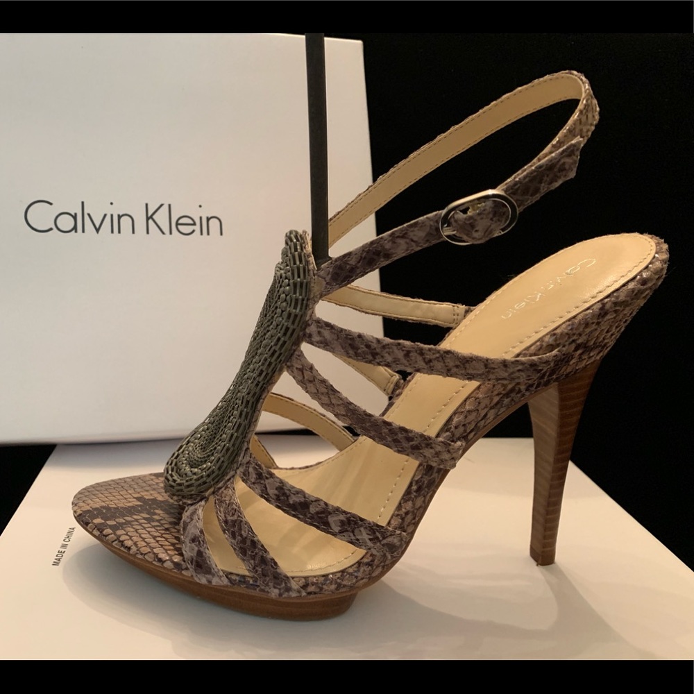 CALVIN KLEIN Perla Classic Python Print Size 10M